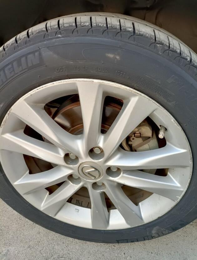 怎么看汽车轮胎耐磨程度,汽车轮胎买耐磨的好还是静音的好