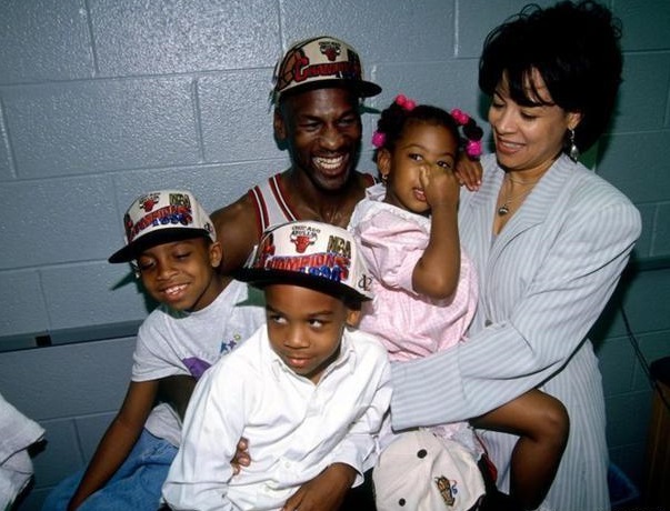 世界上最富有的运动员迈克尔乔丹 (迈克尔乔丹美国体育)