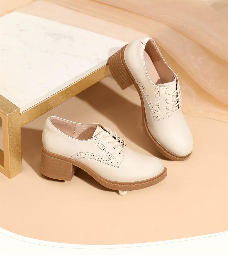 适合50岁女人鞋子品牌,50岁中年女人必买的鞋子就选这4双