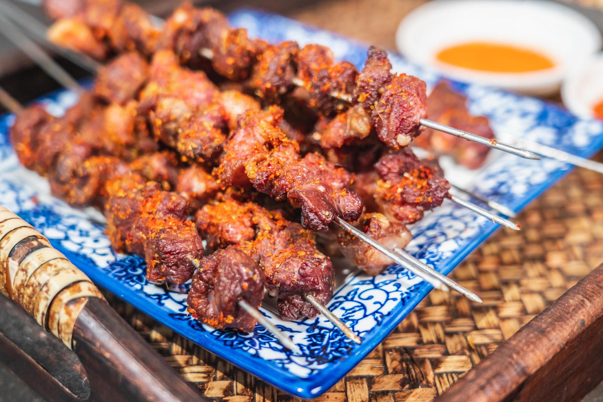 开烧烤店怎么最快赚钱,小县城开烧烤店赚钱吗