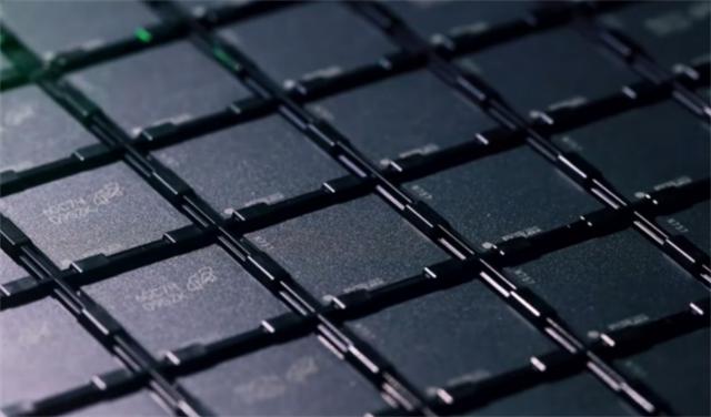 轮到美国被卡脖子？乌特有气体恐断供，将中气商纳入半导体供应链