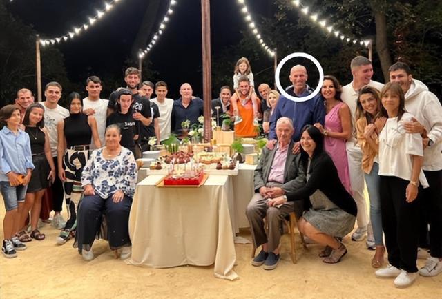 传奇大师51岁齐达内,法国齐达内当爷爷视频