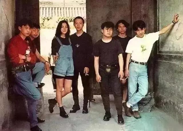 王菲谢霆锋唱难舍难分,王菲为什么那么多人喜欢她呢