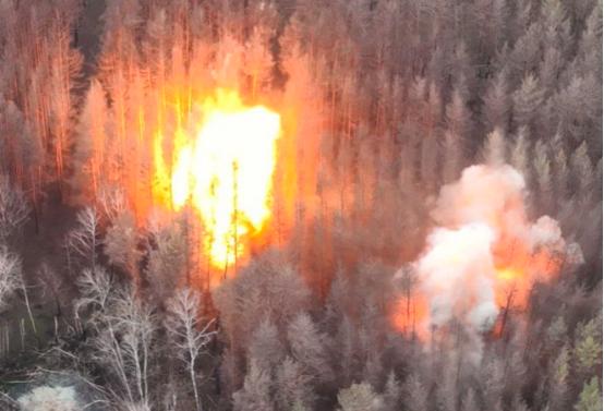 俄军巨大温压弹,俄军tos1温压弹