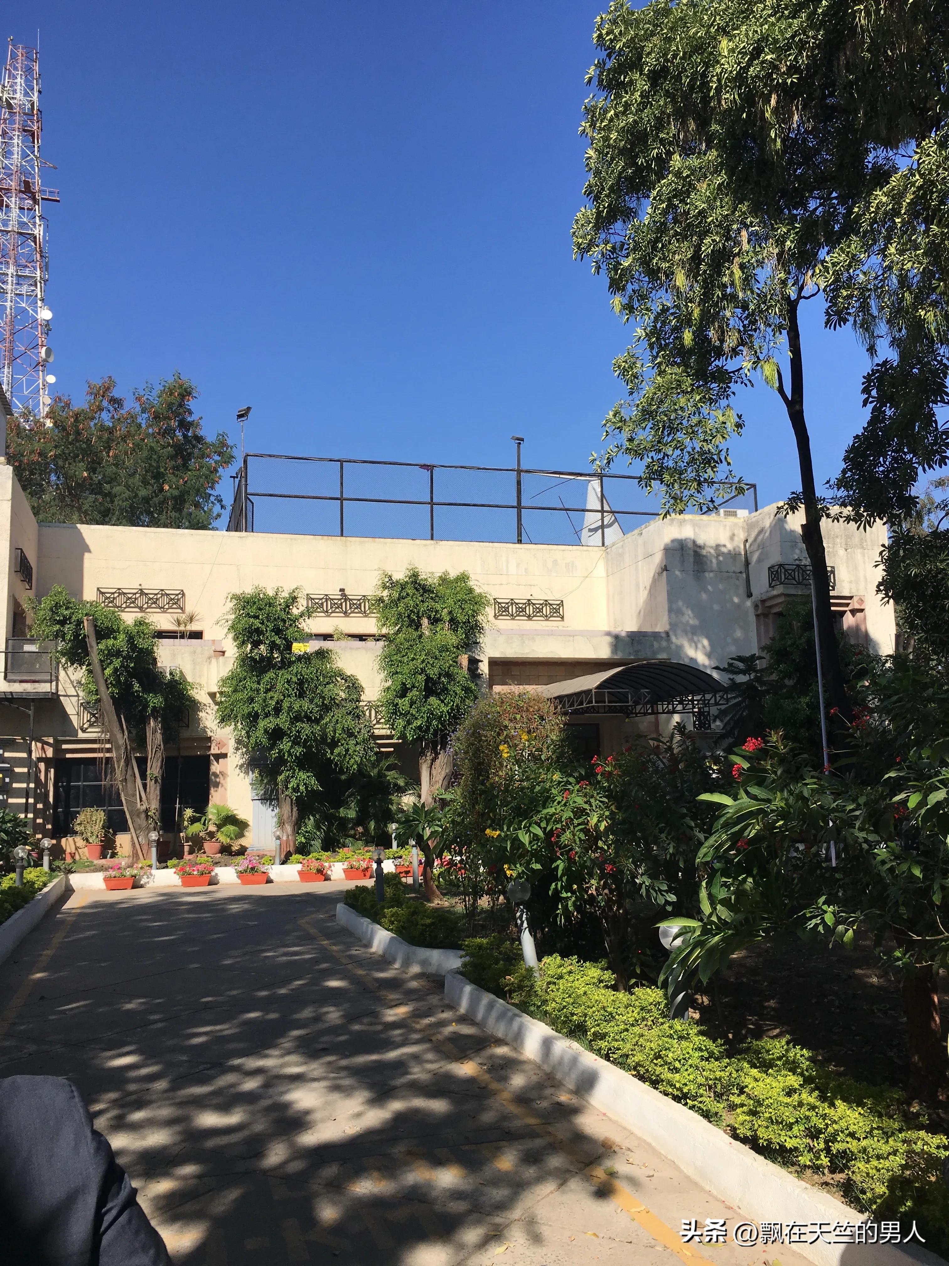 联程航班中转曼谷,联程飞机中途转机麻烦吗