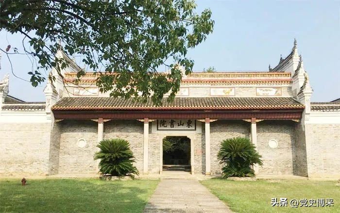 他是毛主席眼中的挚友，少年知己，创作中国本土第一部毛主席传记