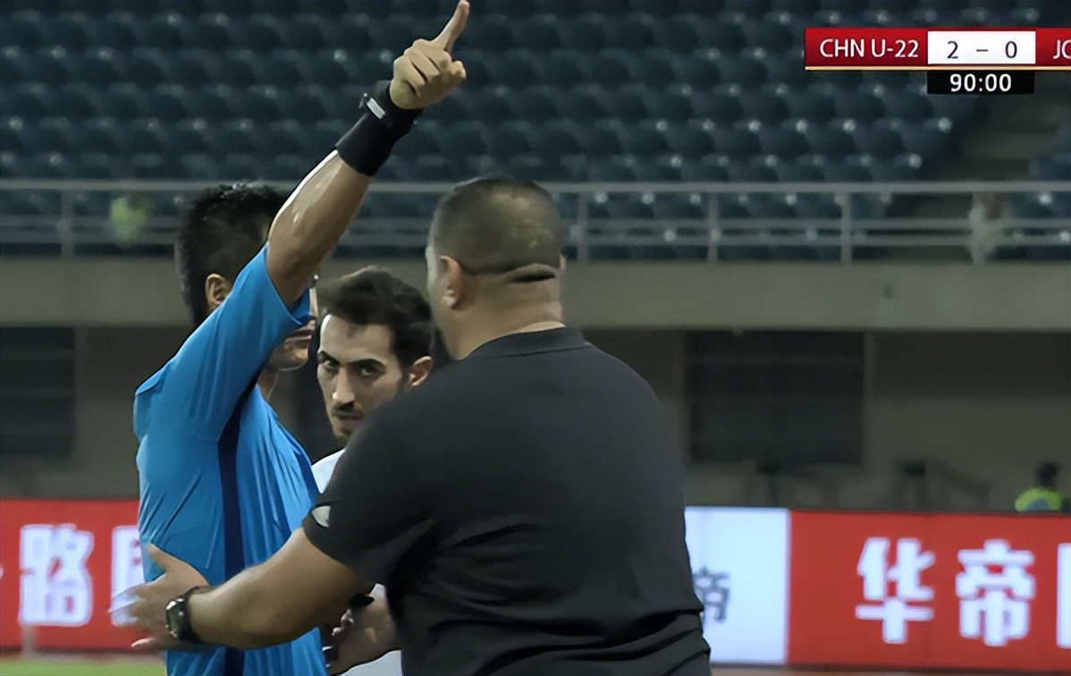 国足蛀虫李铁：罪行不止敛财上亿，戴罪立功曝光足坛背后*b大**oss