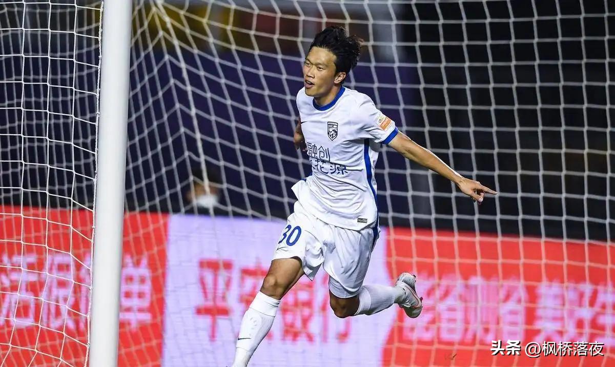 比武磊厉害的中国球员,武磊侧身凌空抽射破门国足2-0