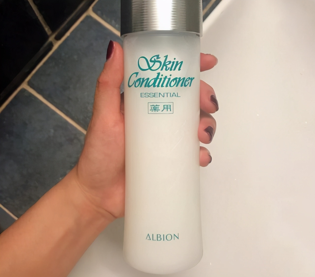 补水美白效果好的爽肤水 (补水效果好的爽肤水排名敏感肌肤)