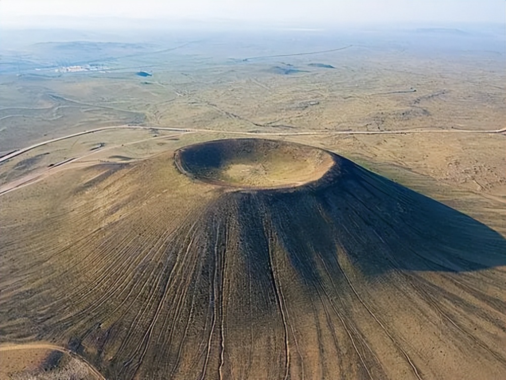 胸部的乳头有小疙瘩,男性乳头长疙瘩发痒