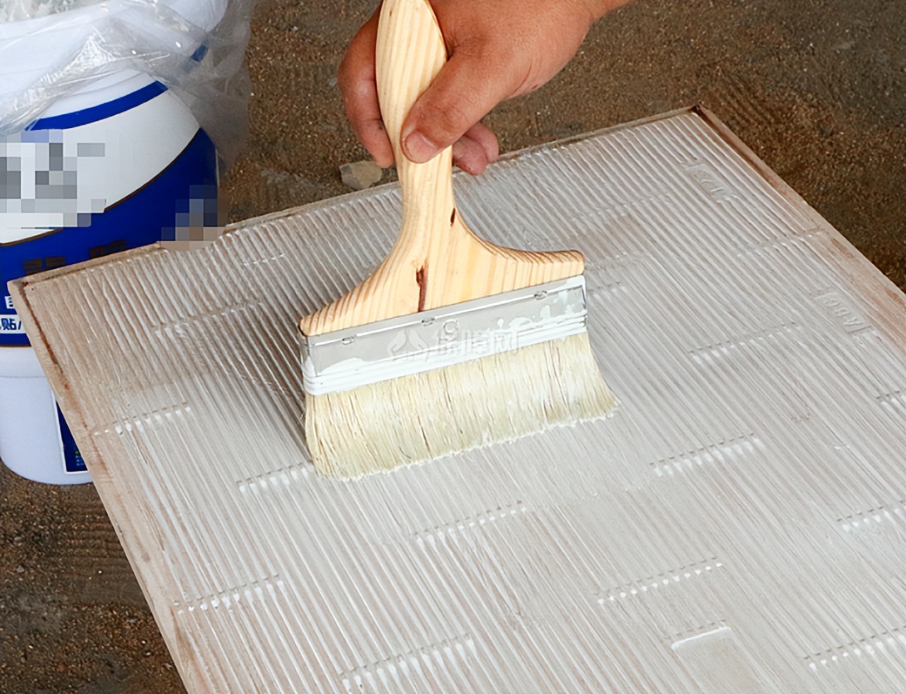 装修时最常用的胶水有哪些,装修最好用哪些胶水呢