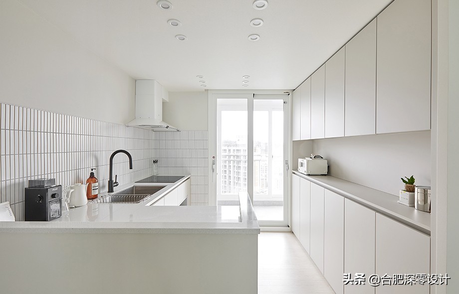 韩国夫妻坚持断舍离，客厅不要电视机设格子柜，124㎡更加清爽