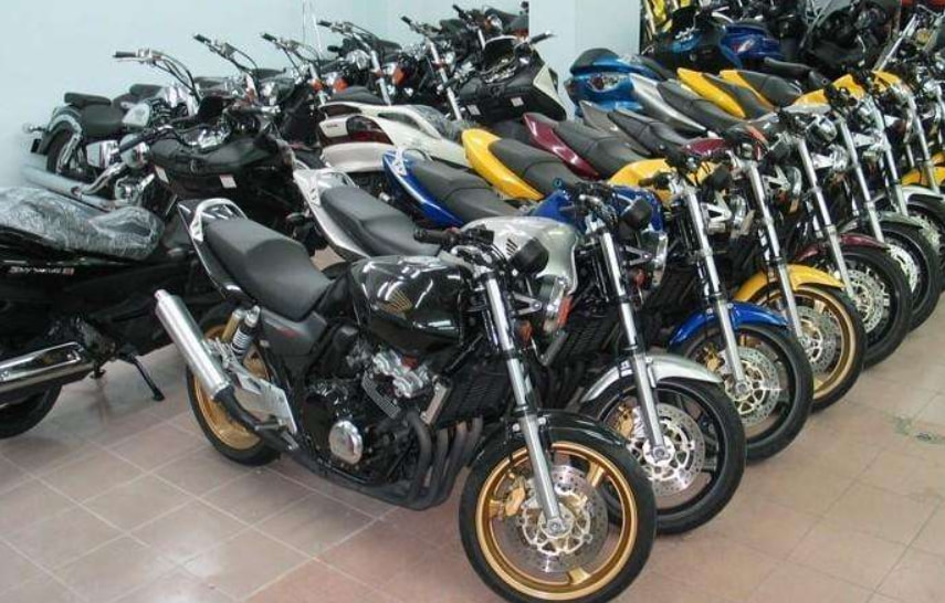 骑摩托上路被交警抓怎么办,骑摩托被交警查需要什么证件