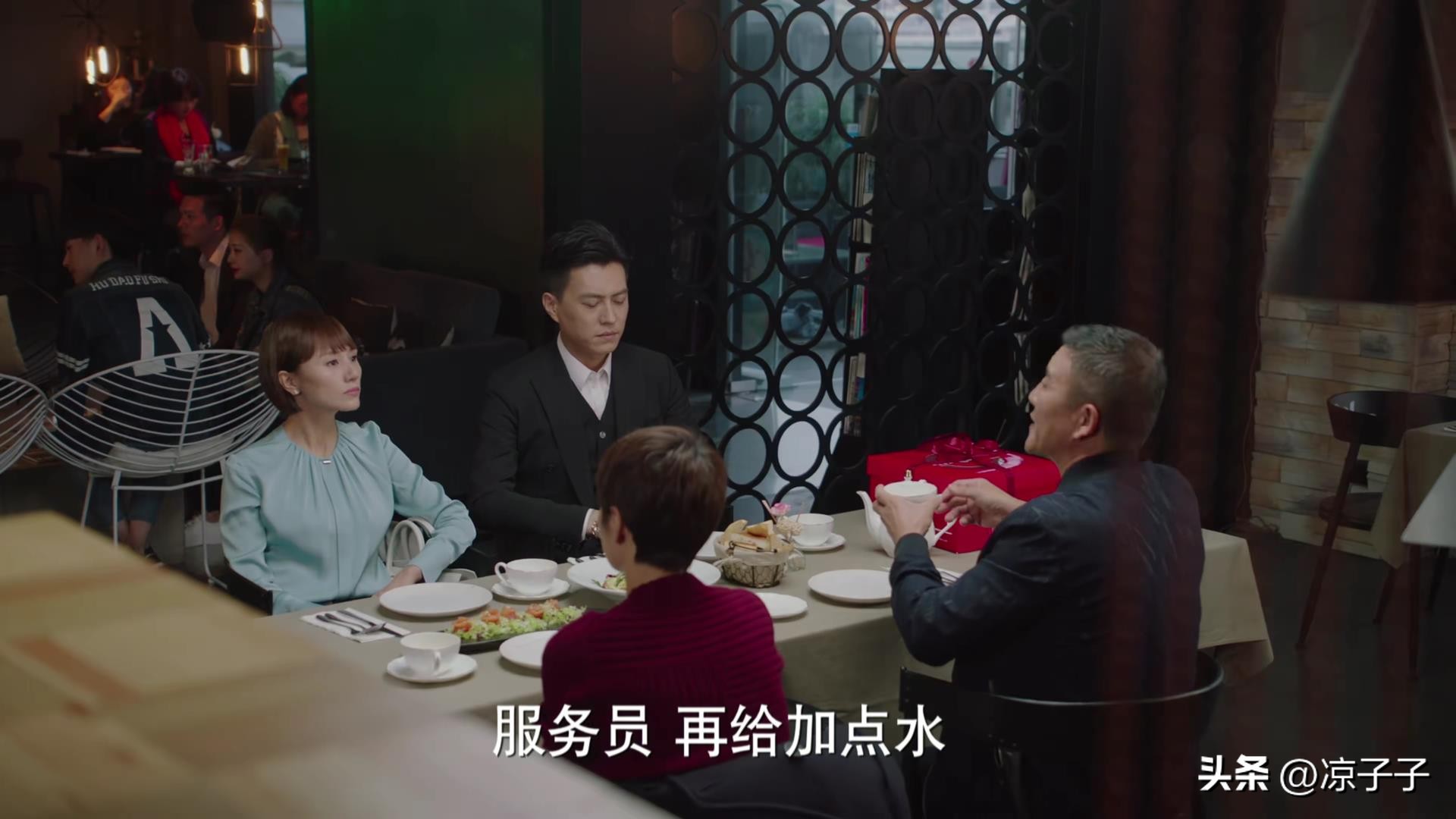 深度解析我的前半生中贺涵的智慧,我的前半生贺涵戳穿老金的阴暗面