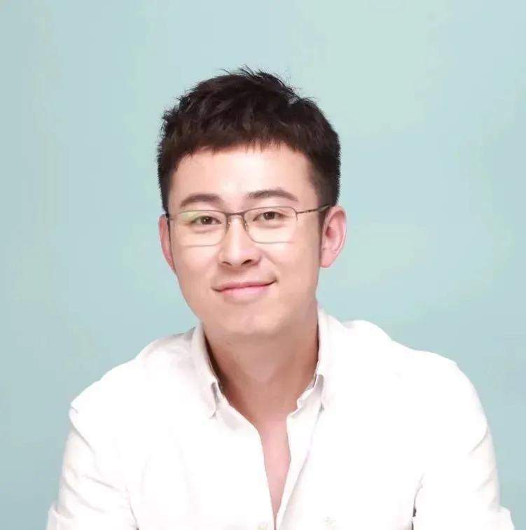 江苏无锡小伙子,无锡小伙4000公里救女友