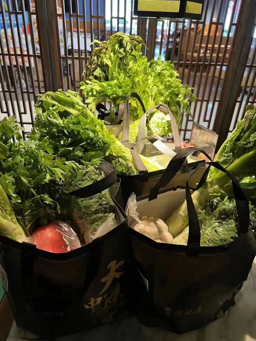 疫情下艰难生活的打工者,疫情下艰难生存的90后创业者