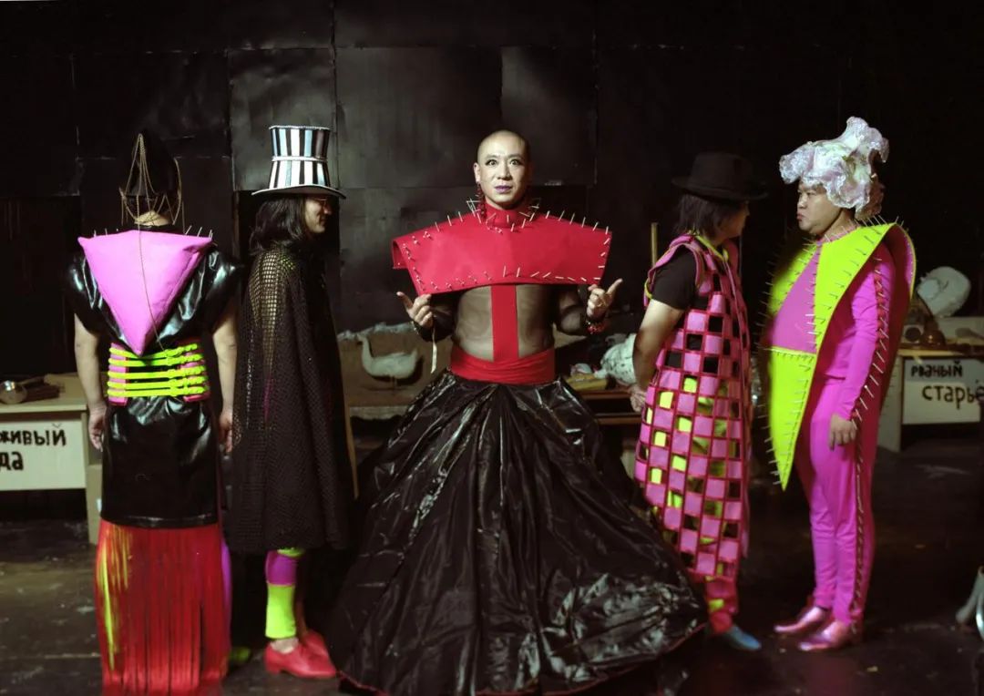 二手玫瑰第一首歌听哪一首,二手玫瑰第一个电影叫什么