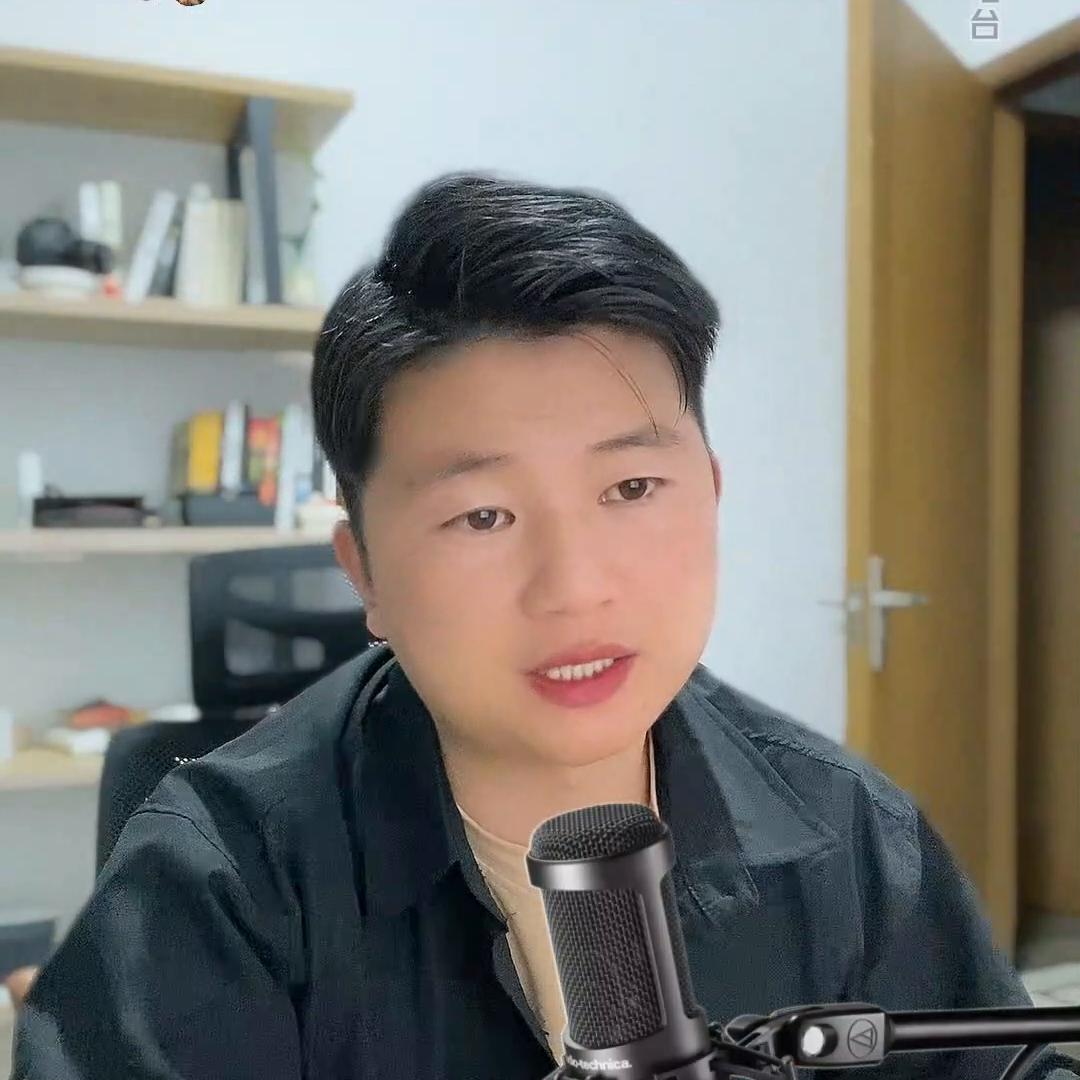 为什么狗狗会喜欢咬自己尾巴,狗狗为什么老是喜欢咬它的尾巴