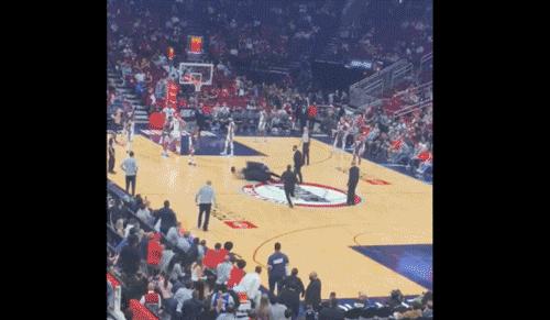 nba上的奇葩事件,nba球场上的奇葩事件