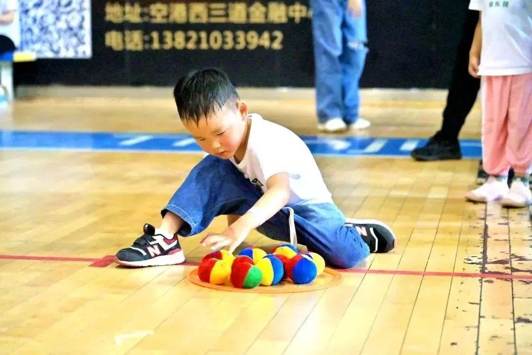 七彩童年活动环创,七彩童年庆六一活动