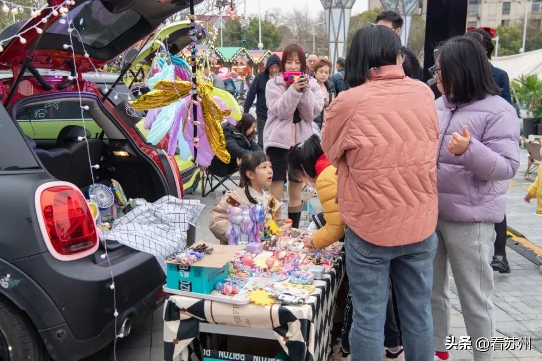 今天开幕,用两根木棍做手工