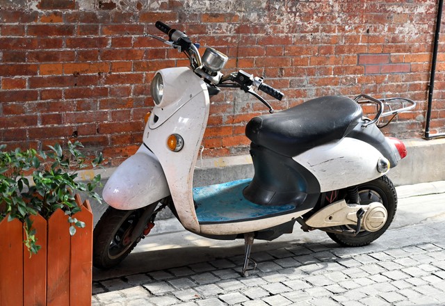 卖电动车一年赚50万,卖电动车一年能赚七八十万