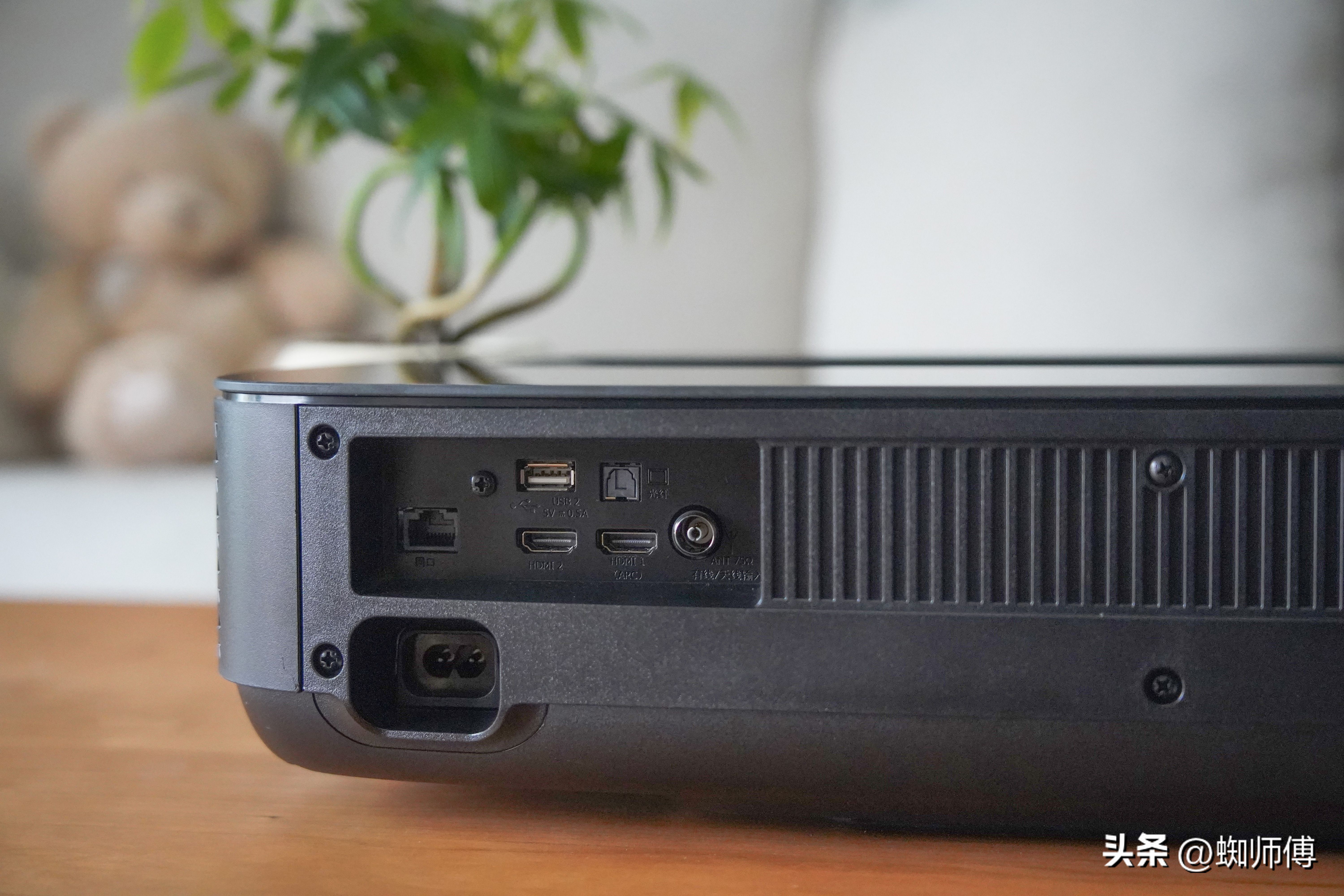 大屏幕护眼电视,海信激光电视80d9h80英寸测评