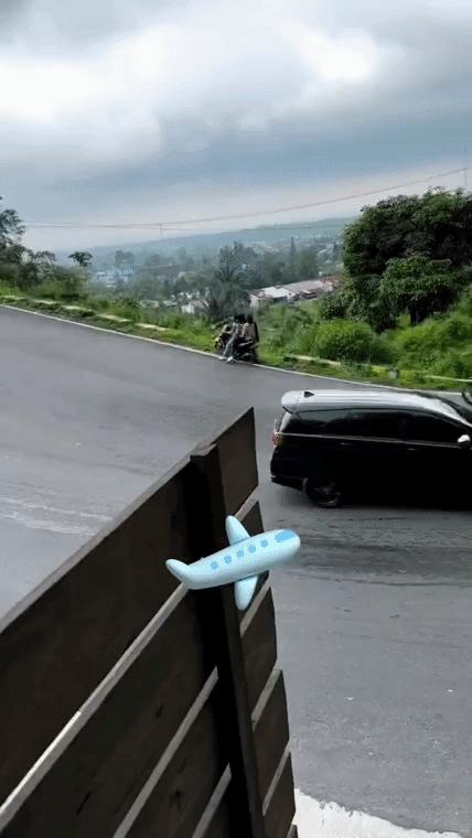 怎么安慰平胸的女孩,女朋友是个平胸怎么办