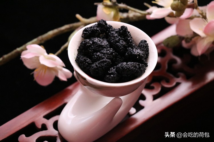 清明时节可以吃的野果,清明前后这种水果千万不要吃