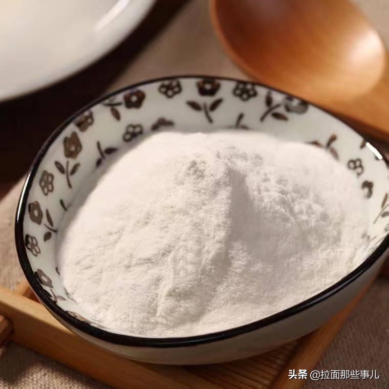 天价面老板亲自拌面,高价面条