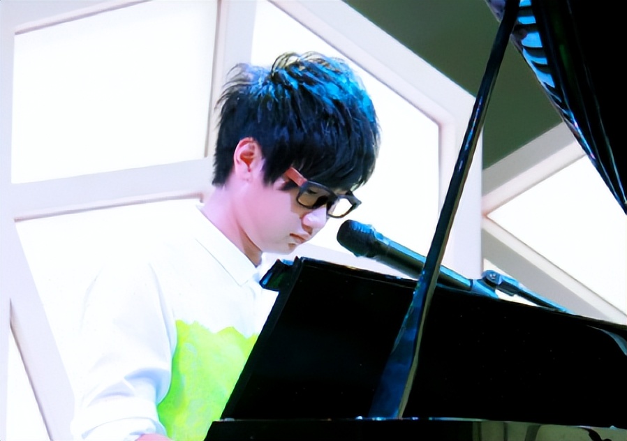 10大古早网络歌手现状：被判刑、22岁去世、患精神病，青春散场了