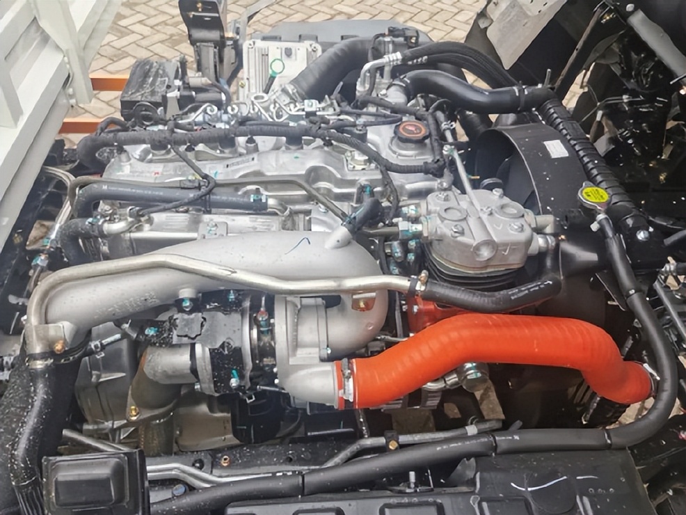 欧康发动机是五十铃技术吗,五十铃腾豹2.5t柴油发动机