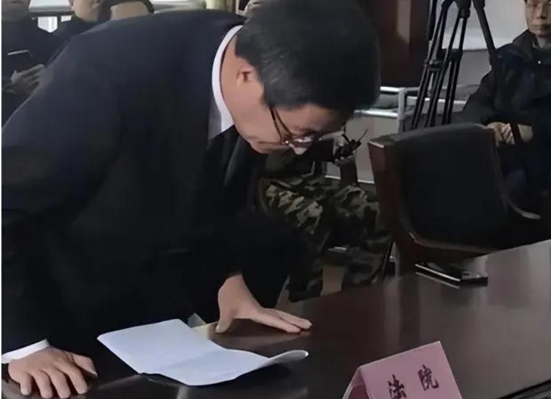 清华博士被羁押1277天获法院道歉,清华海归博士获法院道歉114次