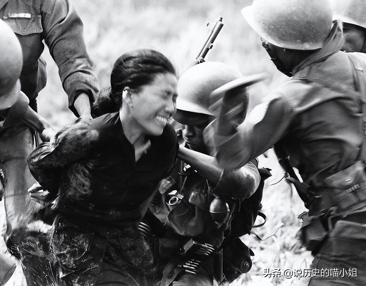 越南战争时期，美军是如何刑讯逼供落入手中的越南女兵？