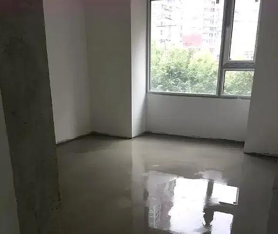 装修木地板怎么铺视频教程,装修铺强化木地板避坑攻略