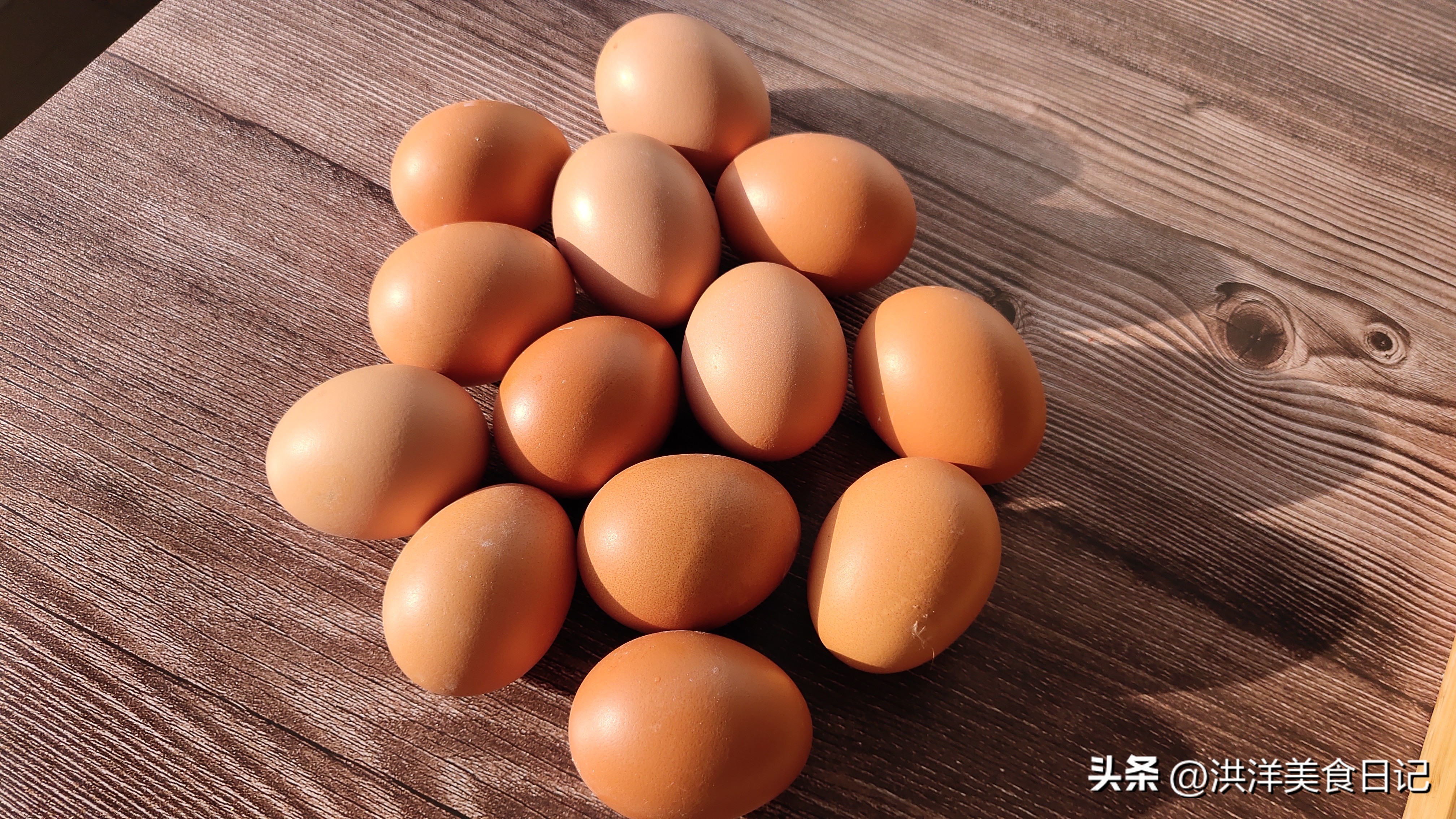 买鸡蛋的正确手法,鲜鸡蛋怎么存放才能新鲜