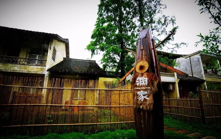 乌镇是个很美很美的地方,乌镇一个让人流连忘返的地方