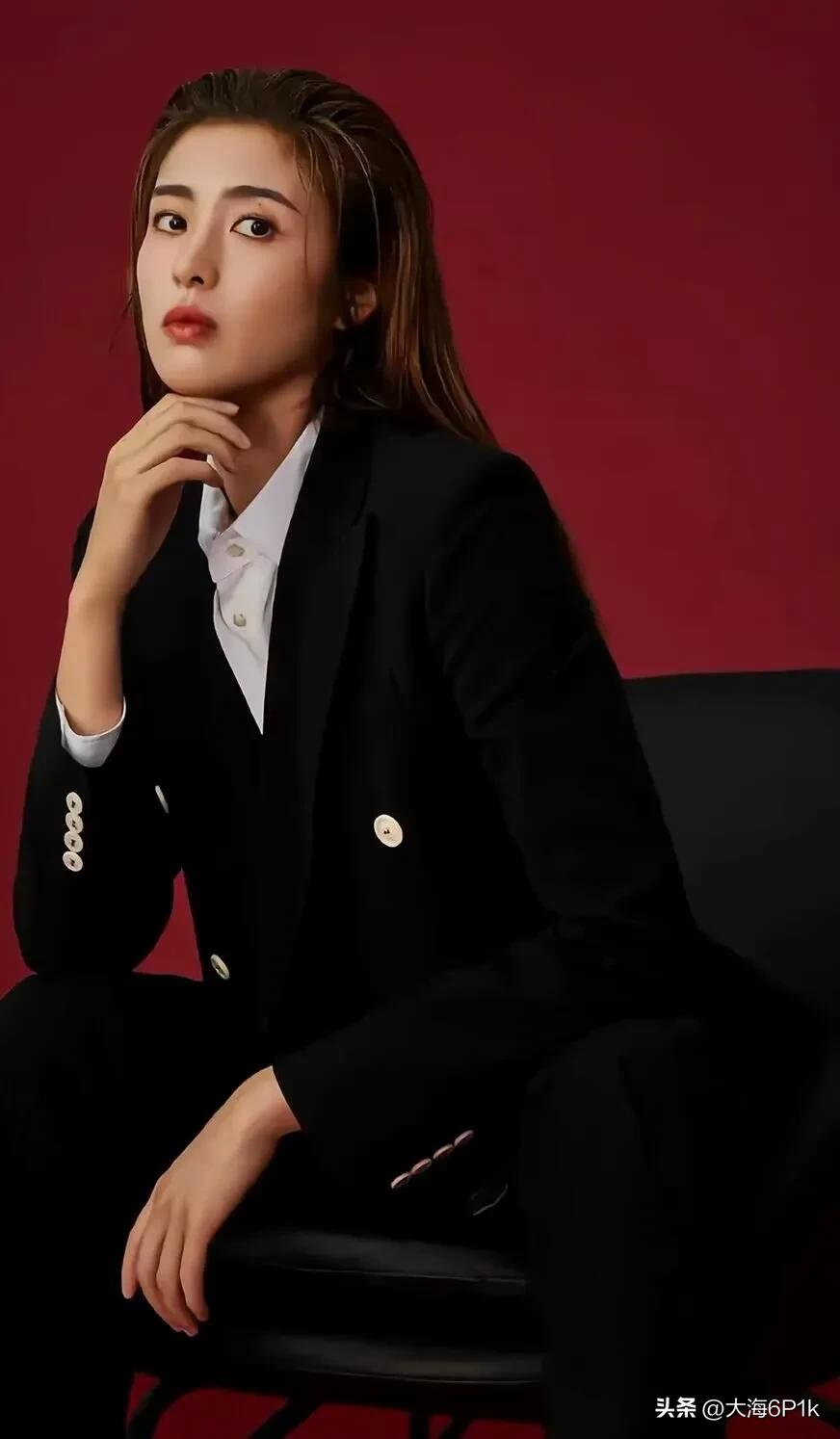 赵丽娜女足足球门将,足球女神赵丽娜抖音