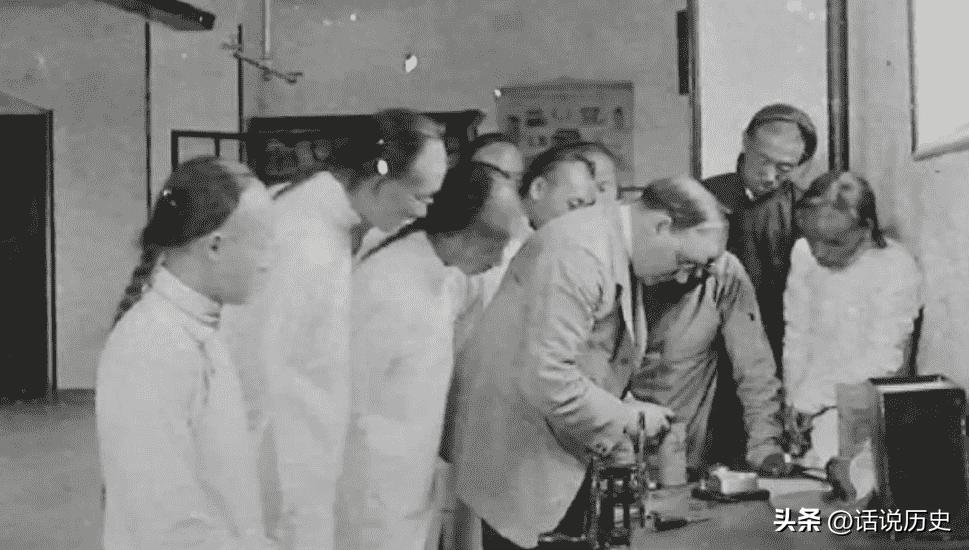 21张真实又罕见的老照片，阴毛假发工作者，我怀疑他用错地方了2