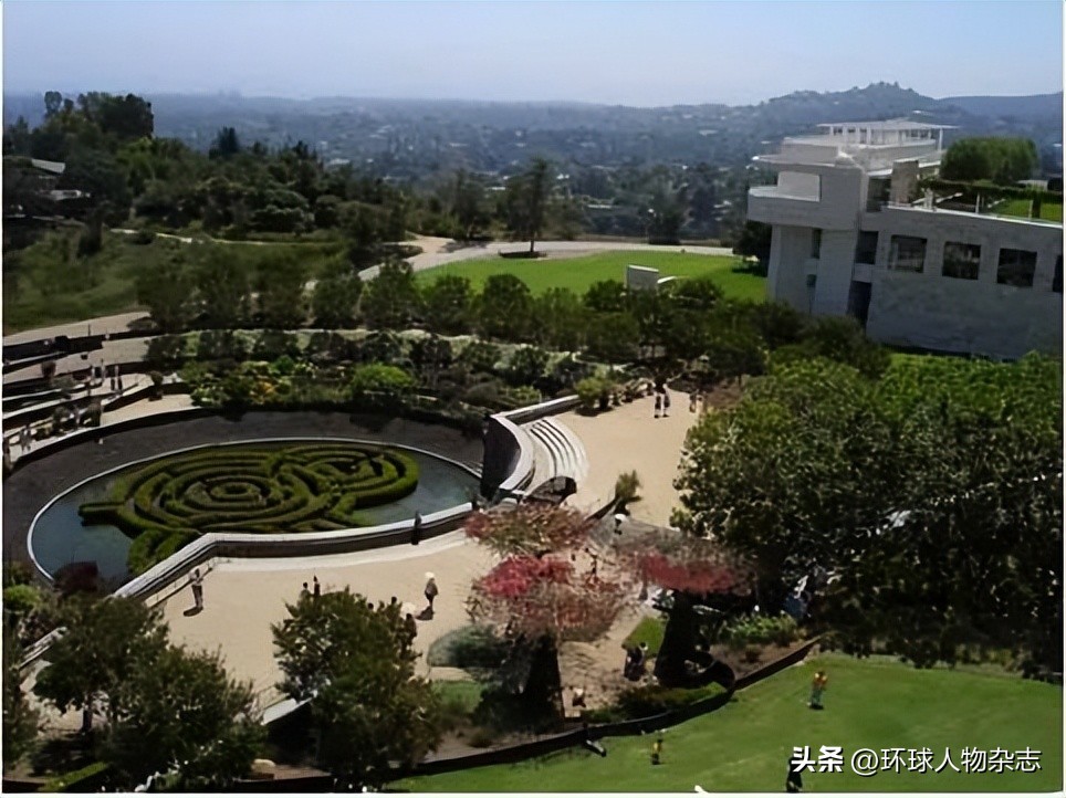 “首富家的女人”，满世界撒钱？