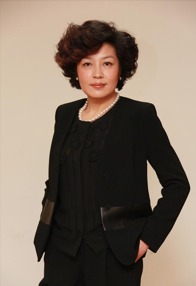 哈文悼念李咏完整版,李咏离开已经两年哈文过得还好吗