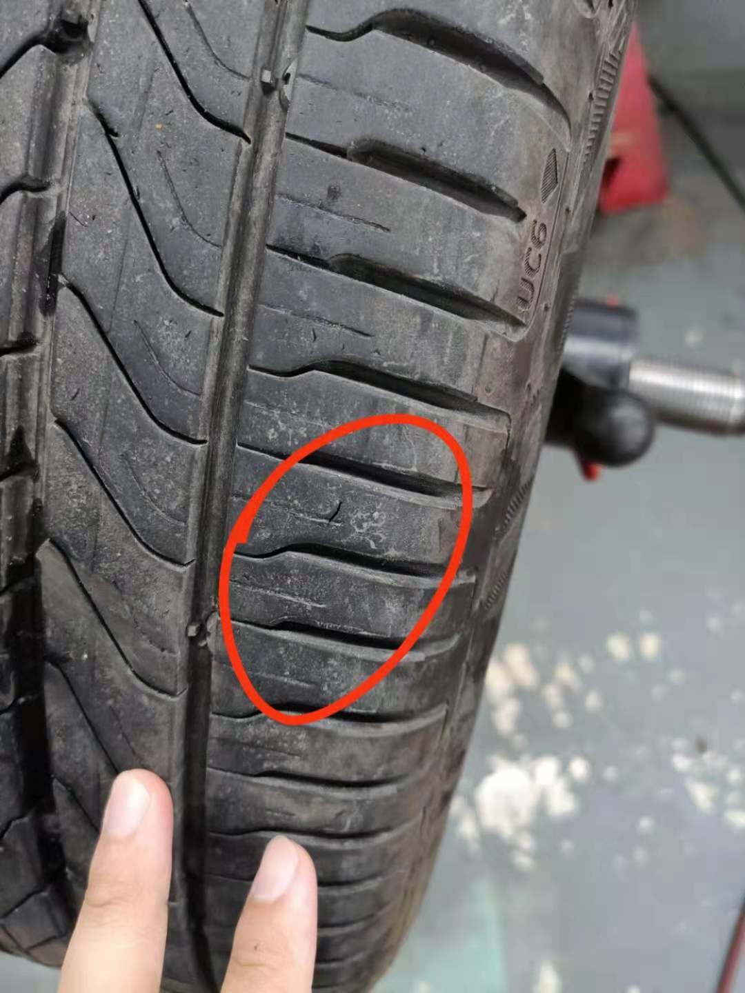 怎么看汽车轮胎耐磨程度,汽车轮胎买耐磨的好还是静音的好