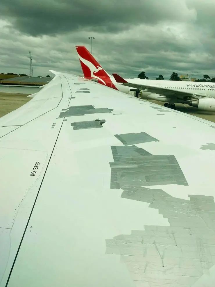 38张照片看世界：黎巴嫩被毁坏的港口，山洞球场