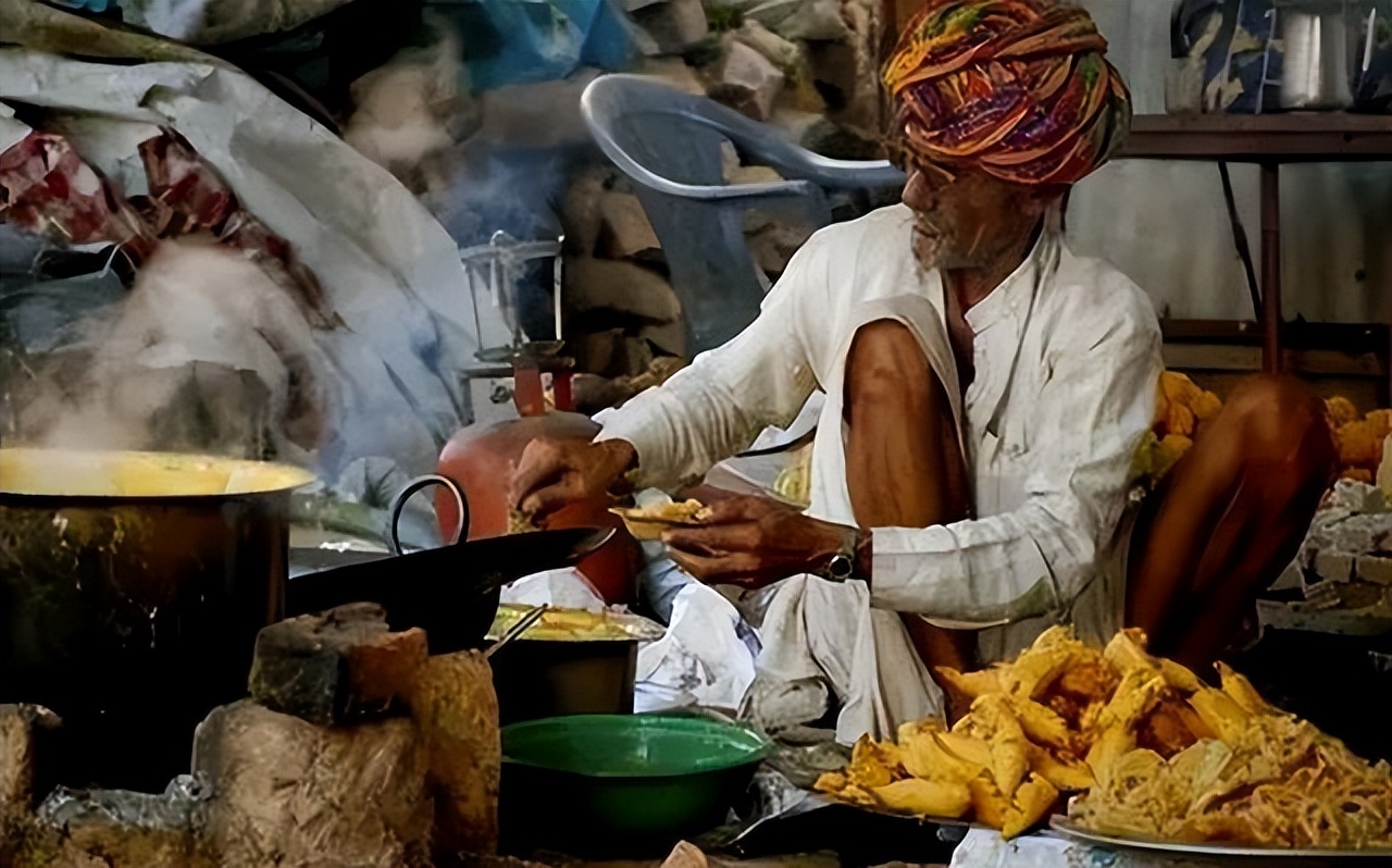 印度人嘲讽中国游客穷，根本不购买东西，到底为什么?