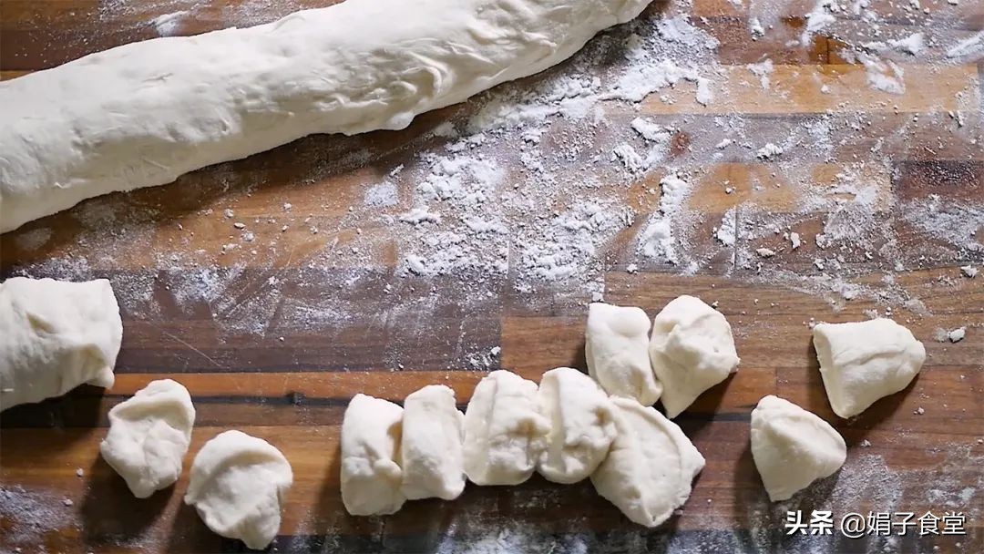 不揉面不擀皮就能做的美味水煎包,水煎包怎么做才能外酥里嫩