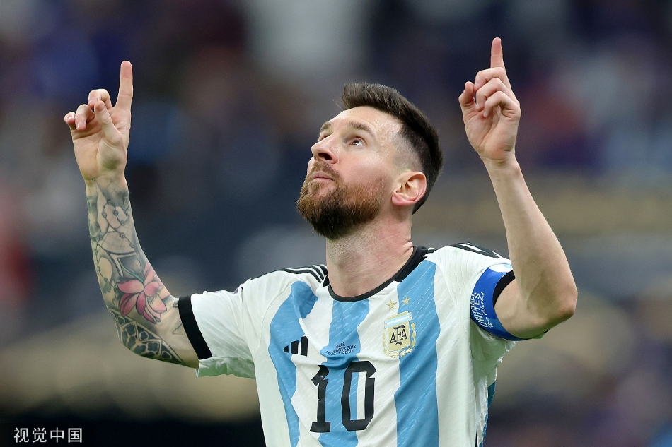 梅西姆巴佩举起大力神杯,梅西姆巴佩帽子戏法