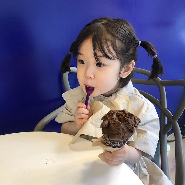 最近超火的可爱小女孩表情包,小女孩可爱萌表情包