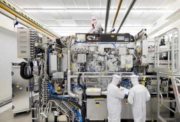 耶伦访华助力拜登大选,美国拜登与耶伦