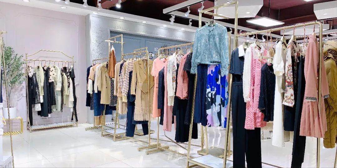 诗篇秋装连衣裙,诗篇白色卫衣连衣裙