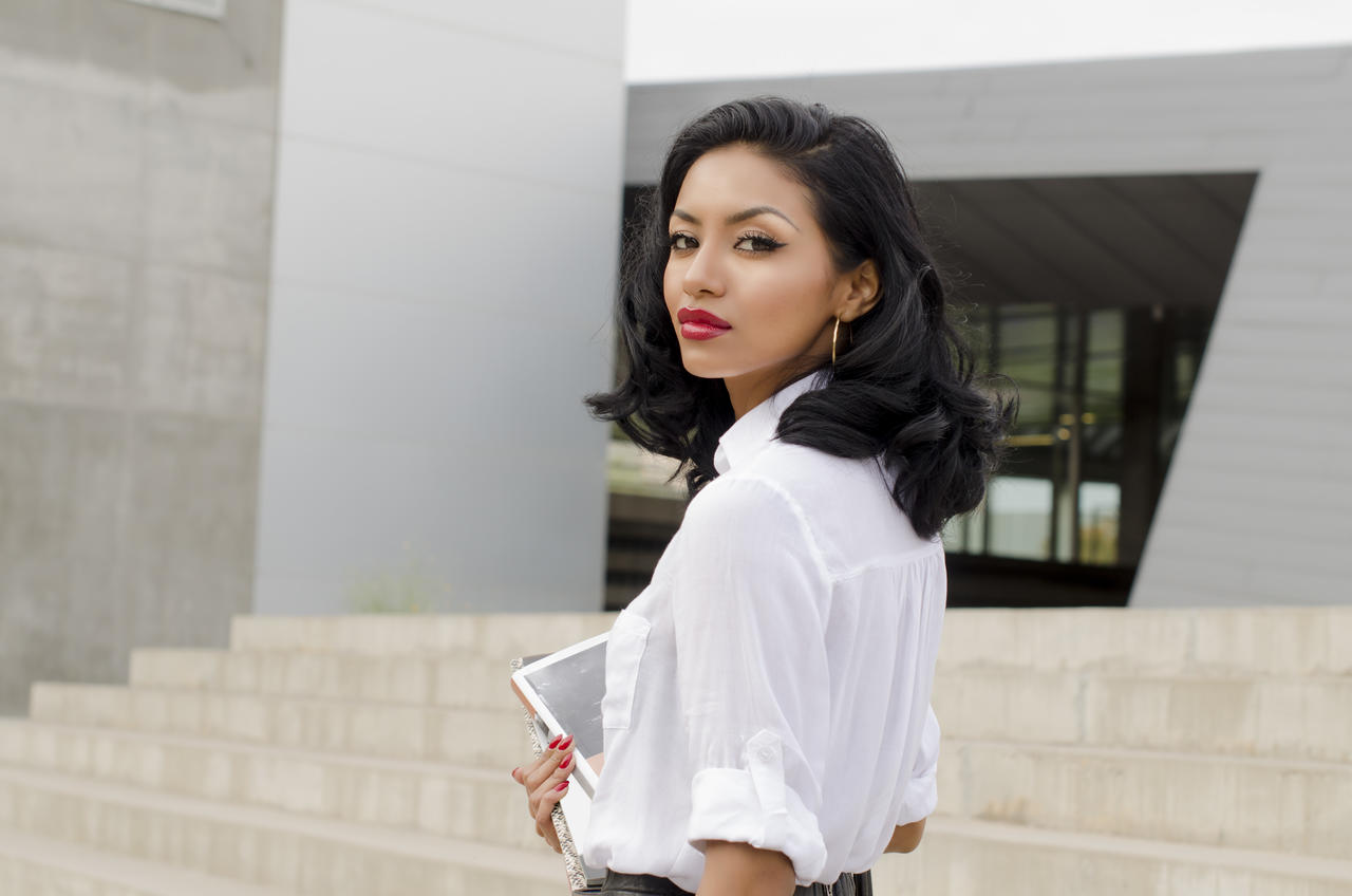 个体对工作时间的倾情投入，弱化了他们与子女之间的紧密联系